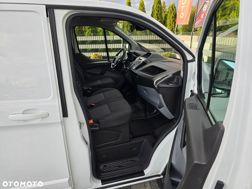 Ford TRANSIT CUSTOM - 8