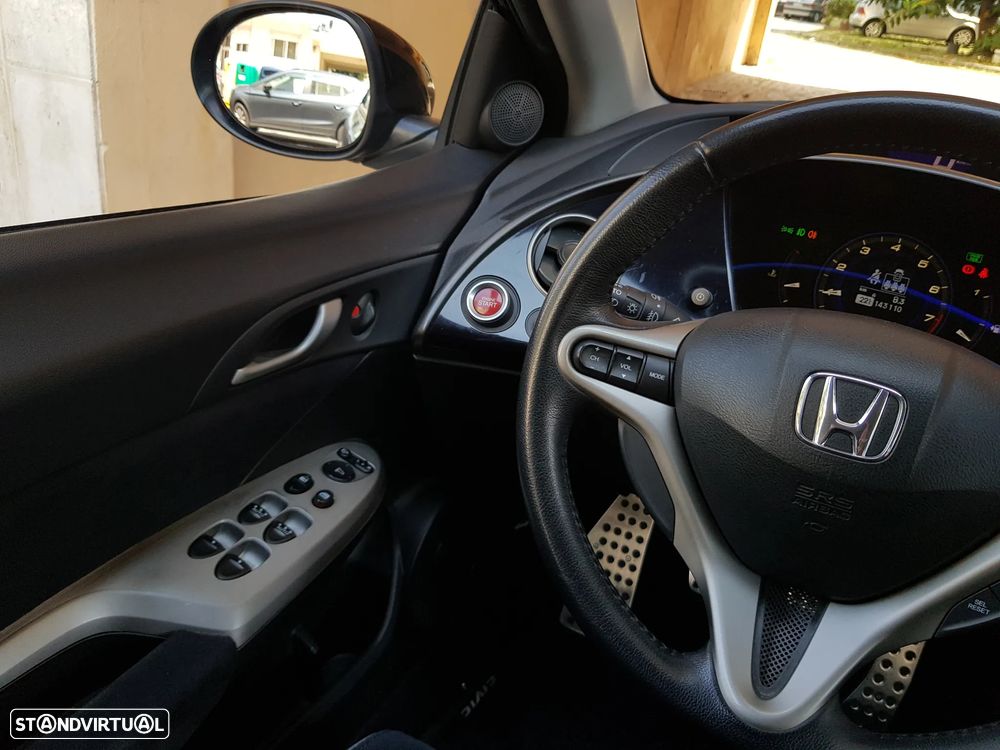 Honda Civic 1.8 Sport - 18