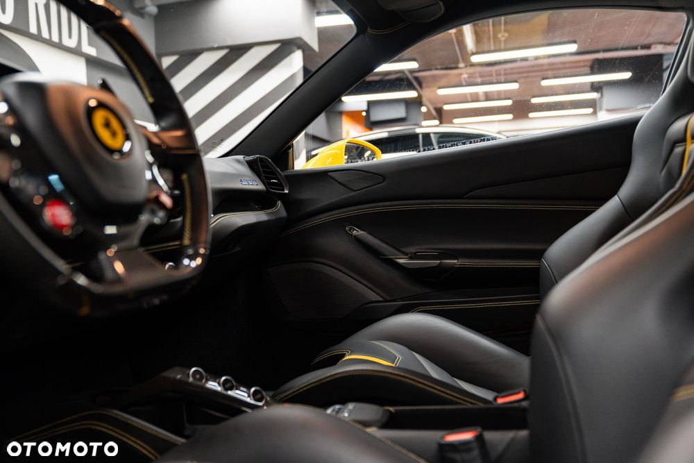 Ferrari 488 - 27