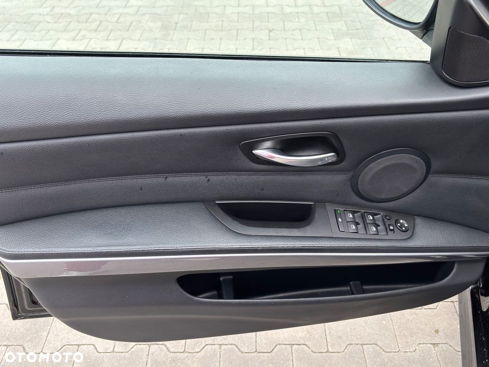 BMW Seria 3 320i - 34