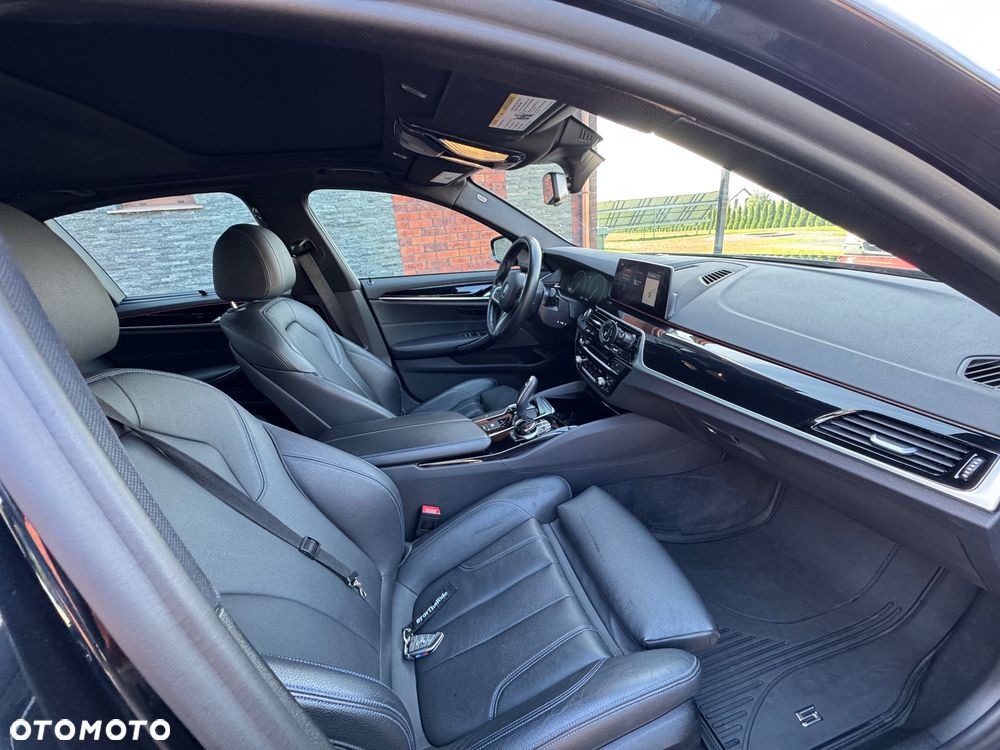 BMW Seria 5 530i xDrive M Sport Edition - 25