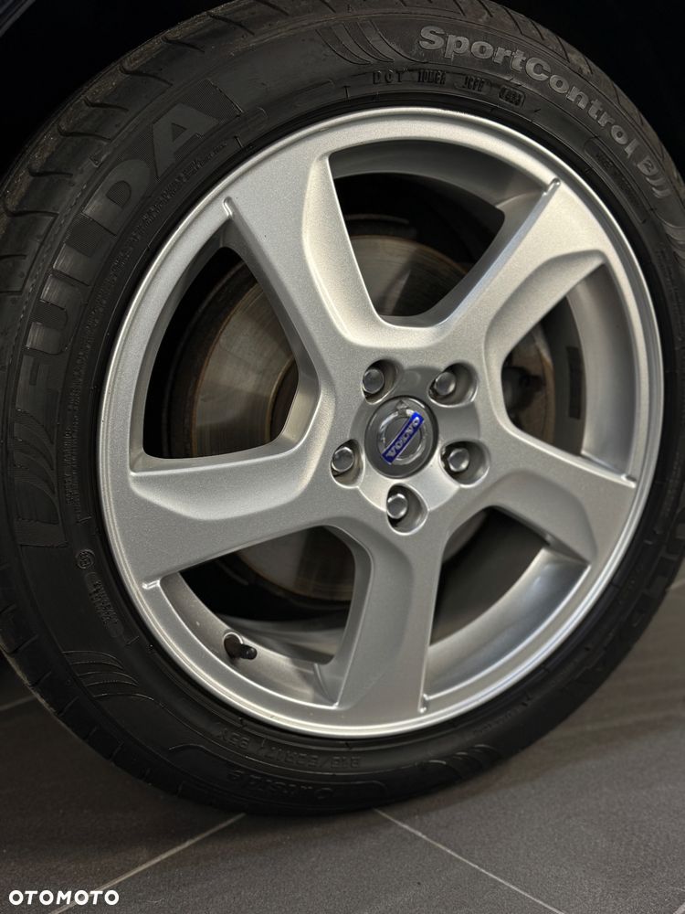 Volvo V60 D4 Momentum - 36
