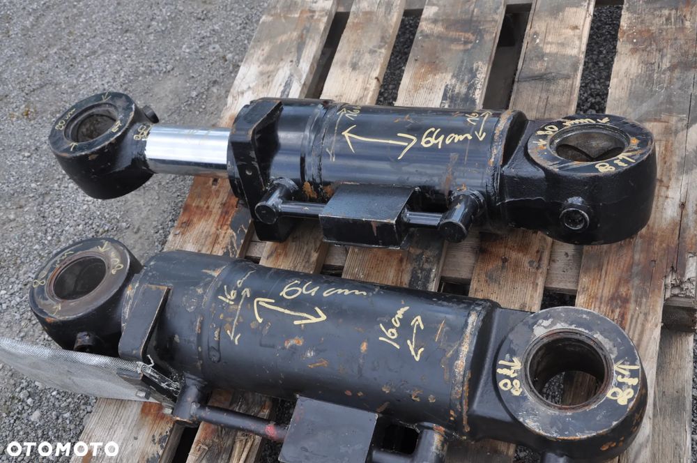 SIŁOWNIK HYDRAULICZNY DOOSAN - 3