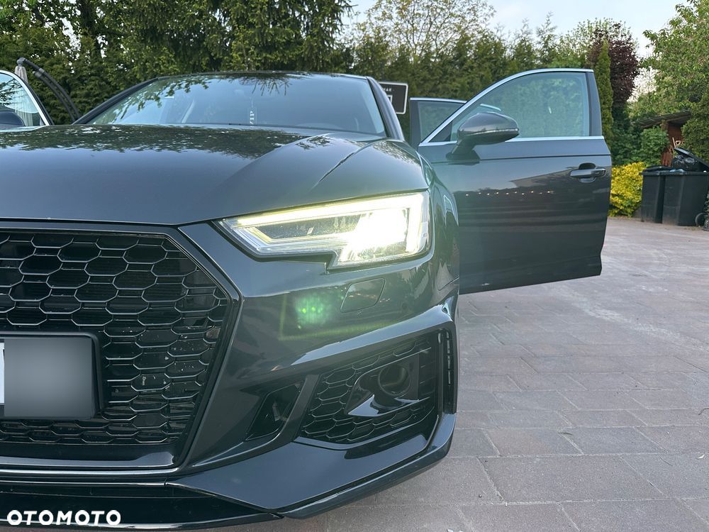 Audi A4 - 1
