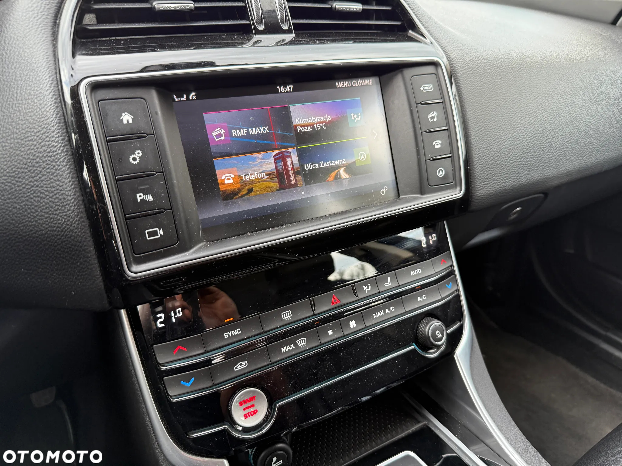Jaguar XE - 21