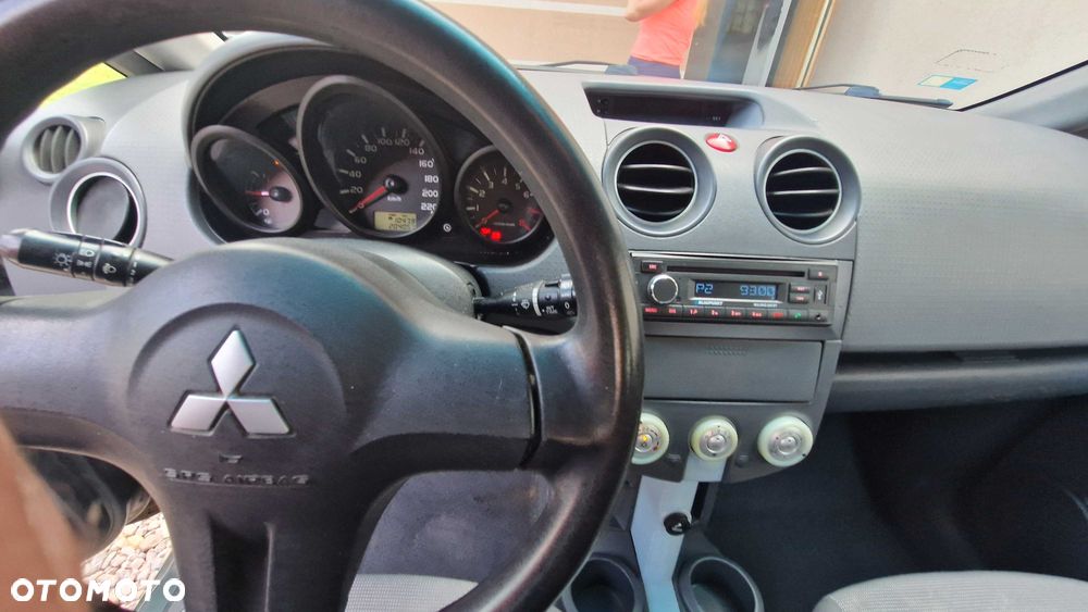 Mitsubishi Colt - 6