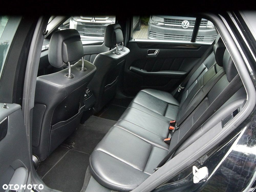 Mercedes-Benz Klasa E 220 BlueTEC 4Matic 7G-TRONIC Avantgarde - 32