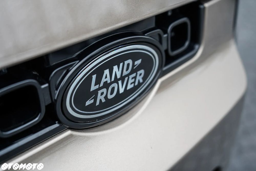 Land Rover Defender 110 P635 OCTA - 7