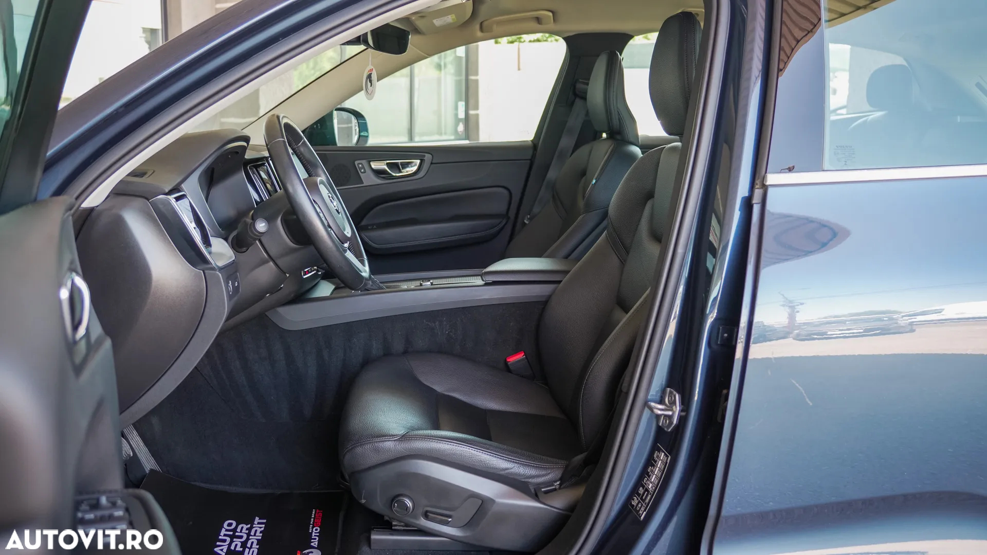 Volvo XC 60 D4 AWD Momentum - 22
