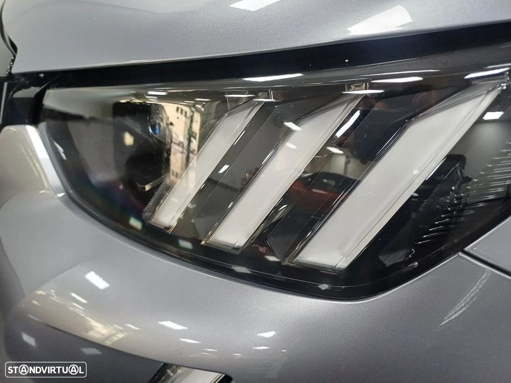 Peugeot 2008 PureTech 130 EAT8 GT - 13