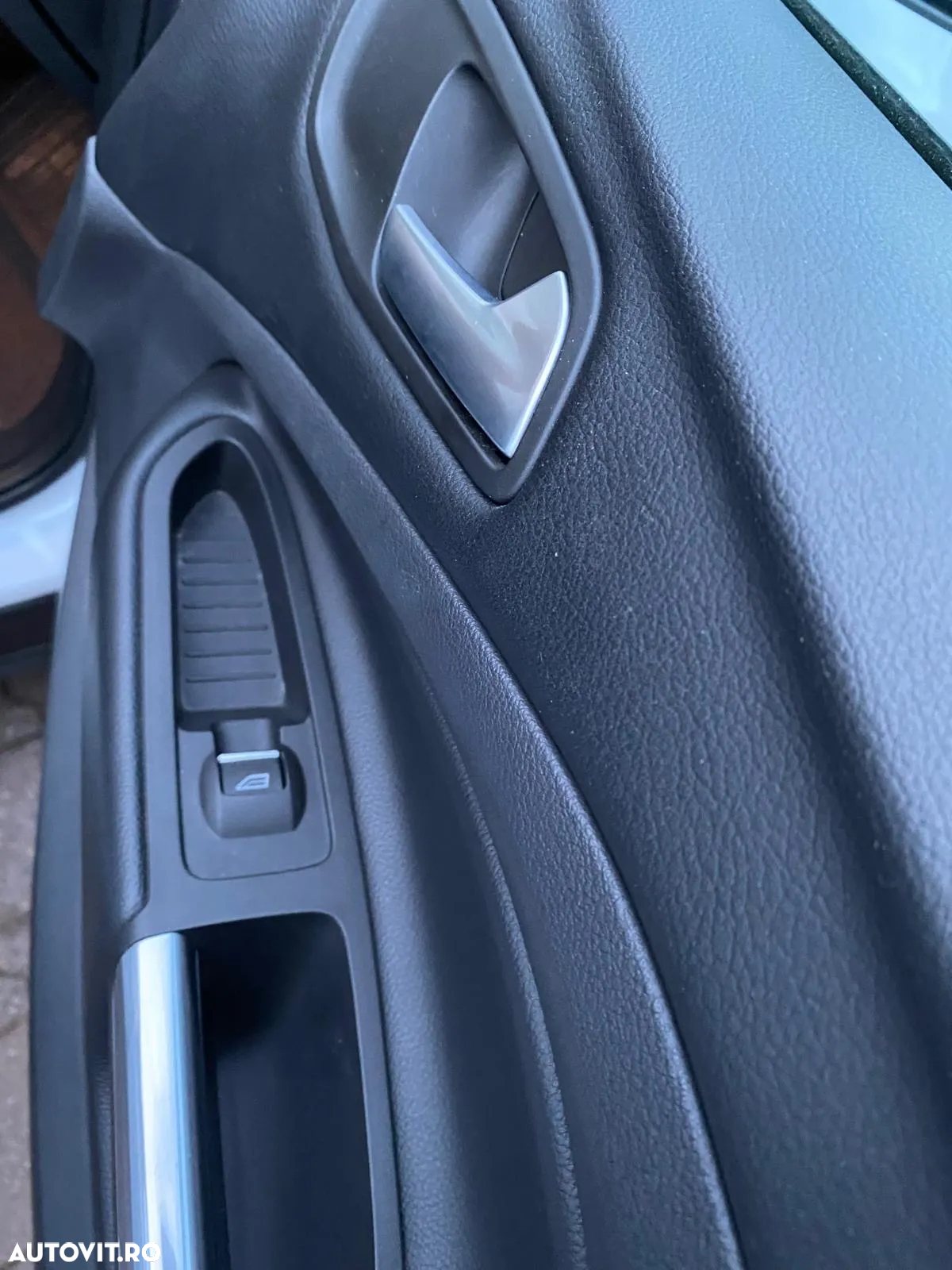 Ford Kuga 1.5 EcoBoost 2x4 Cool & Connect - 10