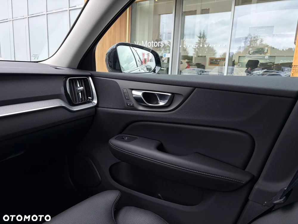 Volvo V60 B4 B Plus Dark - 19