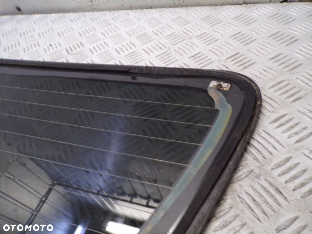 SZYBA TYLNA PODGRZEWANA NISSAN NAVARA D23 - 4