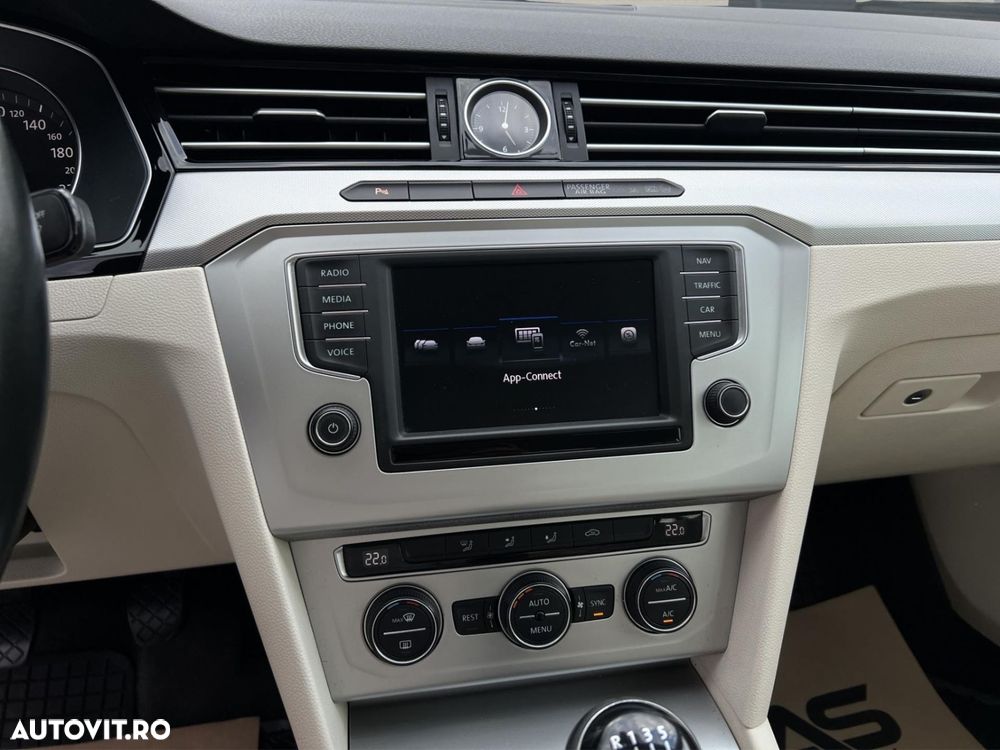 Volkswagen Passat 1.6 TDI Trendline - 26