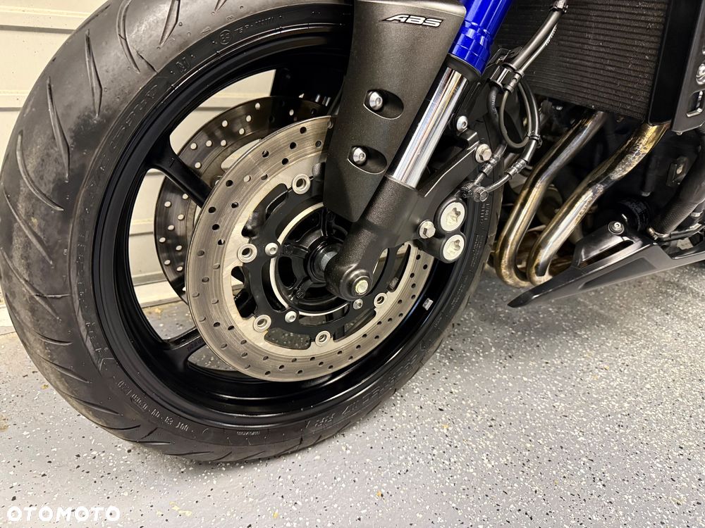 Yamaha FZ8 - 17