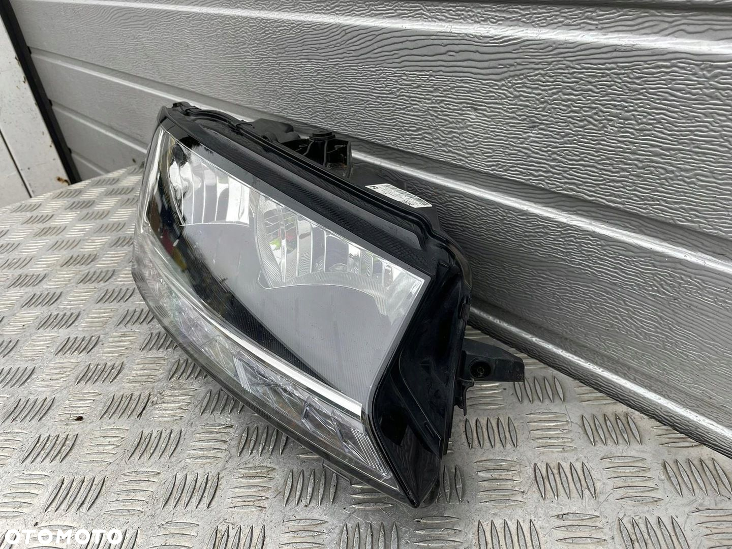 SKODA FABIA III LIFT LAMPA PRAWY PRZÓD 6V1941016D - 2