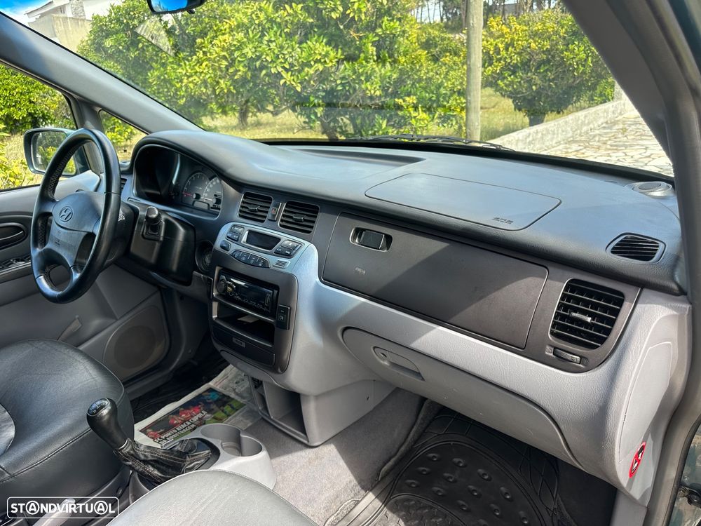 Hyundai Trajet 2.0 CRDi GLS - 26