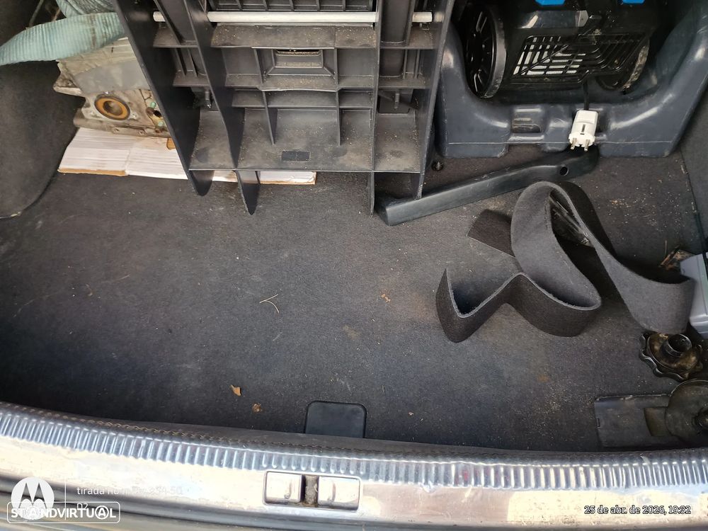 VW Bora 1.6 Highline - 11