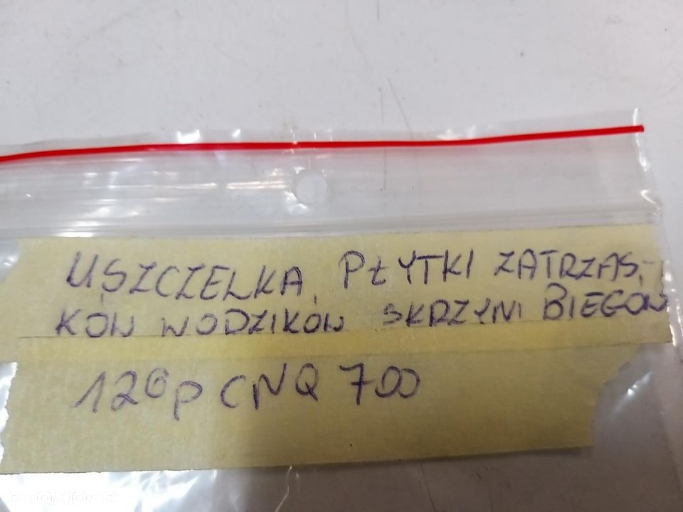 Uszczelka płytki zatrzasków wodzików skrzyni biegów  FIAT 126p,Bis,Cnq 700 - 2