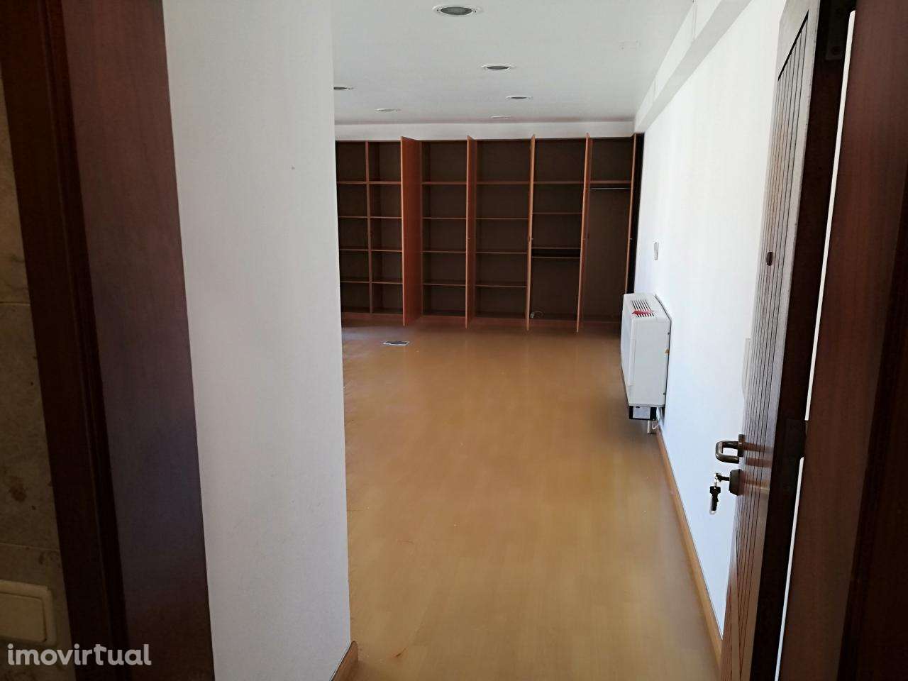 Escritório Fozcenter. Edifício Muito Bem Localizado - Grande imagem: 3/8