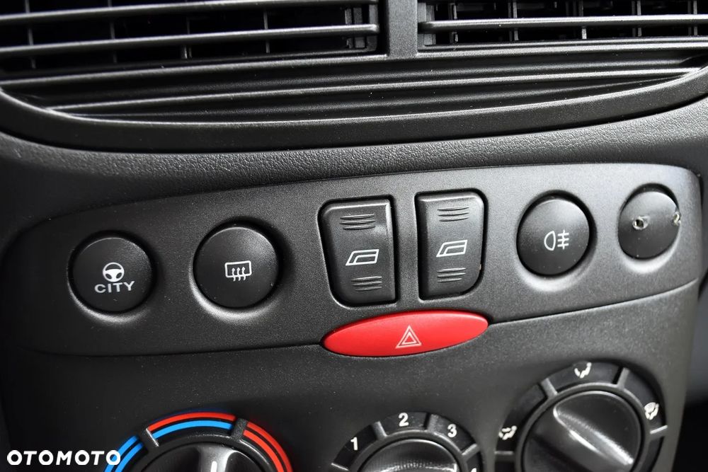 Fiat Punto 1.2 8V Active - 32