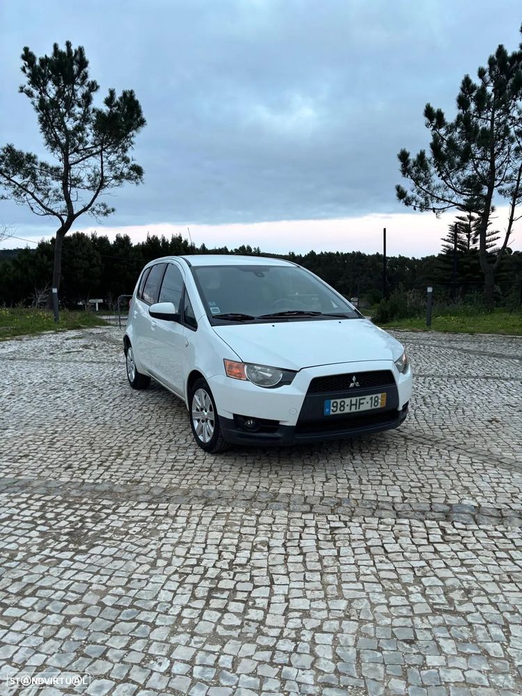 Mitsubishi Colt - 1