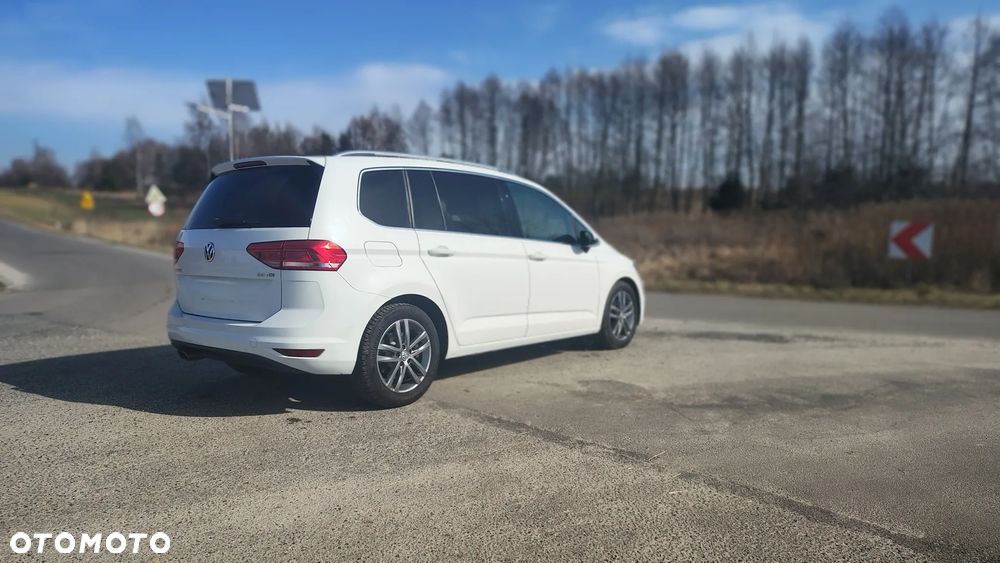 Volkswagen Touran - 9
