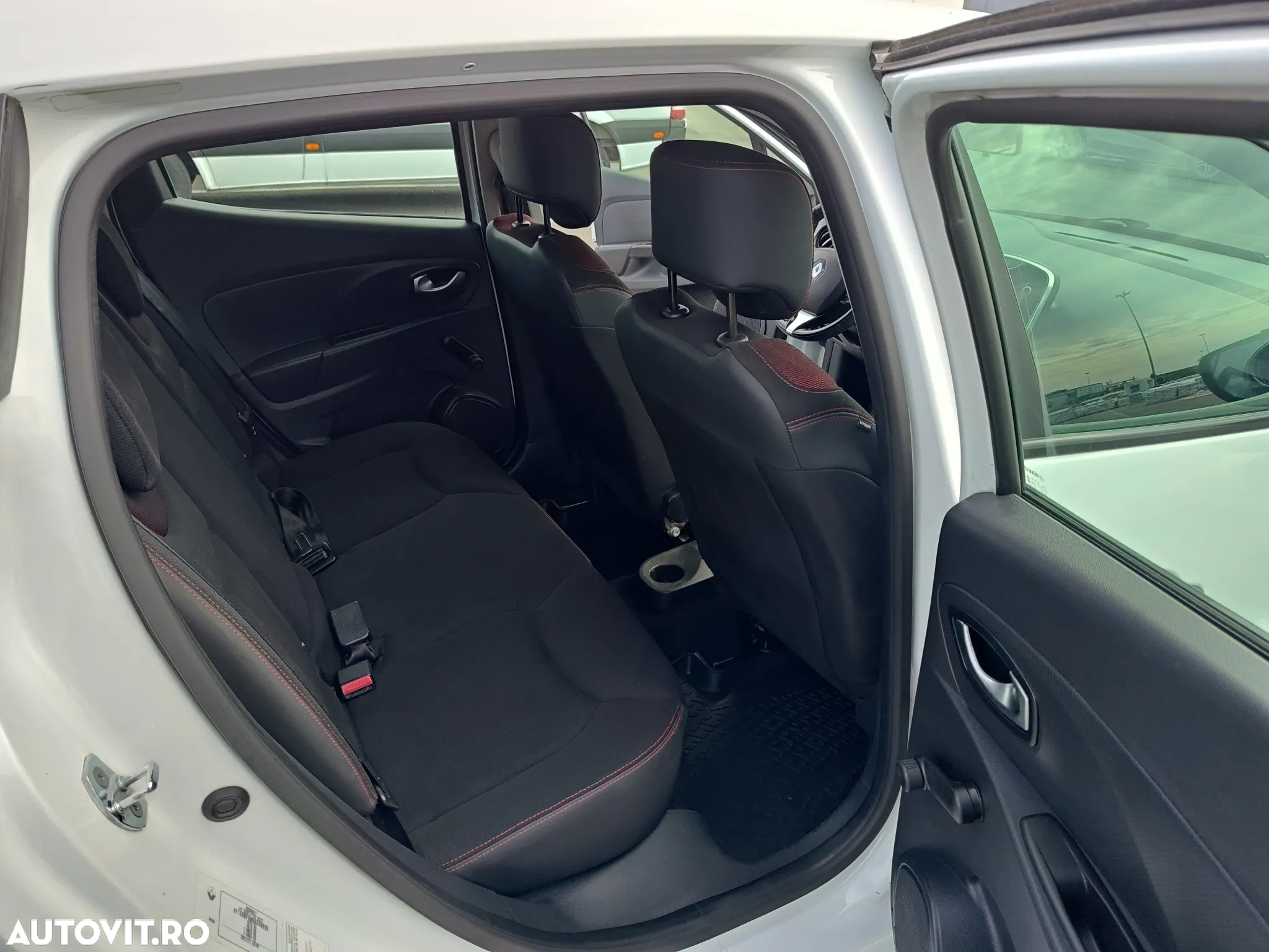 Renault Clio IV 1.5 dCi Authentique - 12