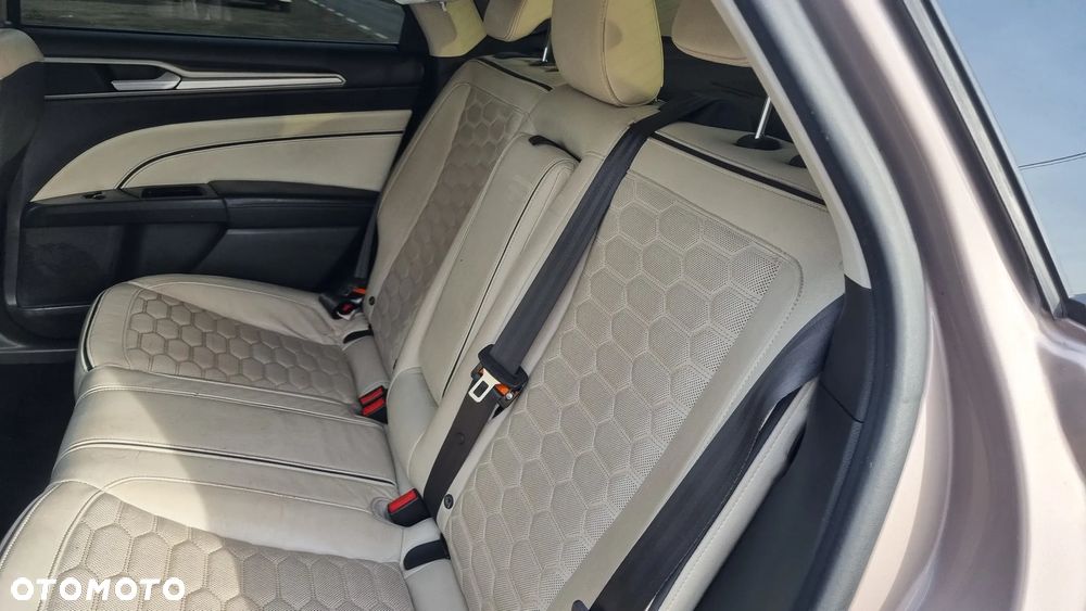 Ford Mondeo 2.0 Start-Stopp CVT Vignale - 31