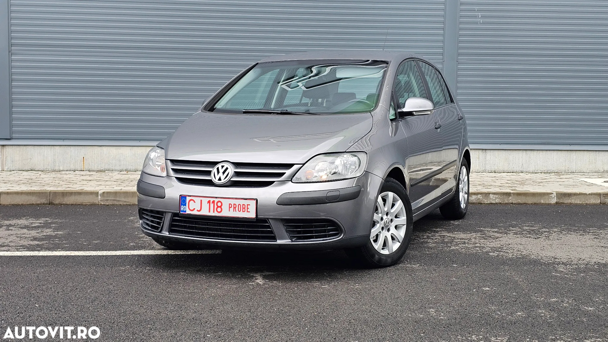 Volkswagen Golf Plus 1.9 TDI Comfortline DPF DSG - 26