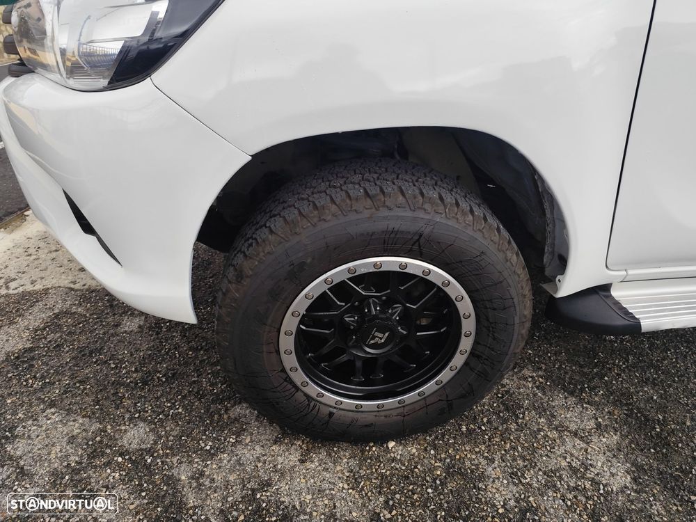 Toyota Hilux 2.4 D-4D 4WD CD Tracker - 7