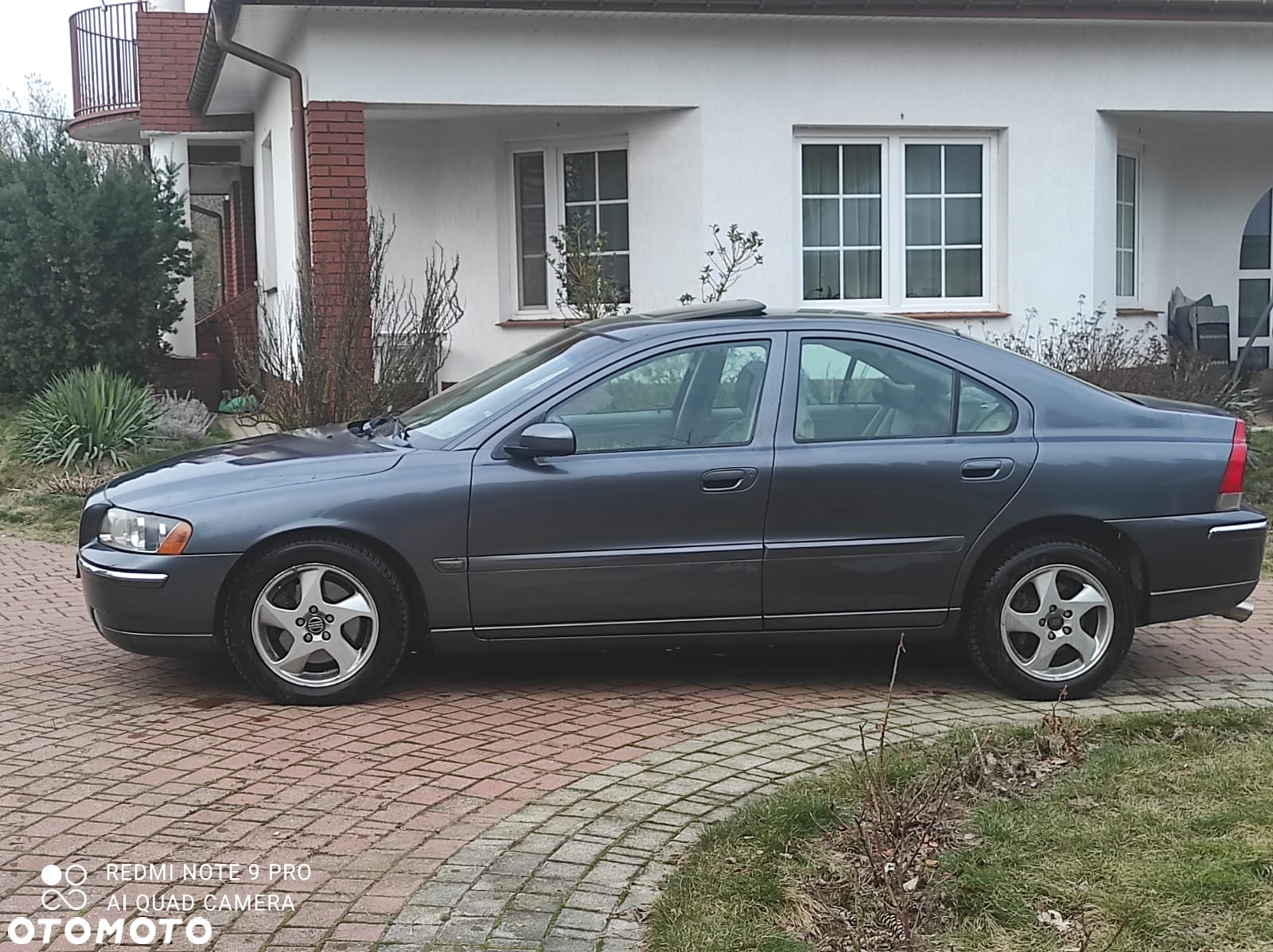 Volvo S60 2.5T AWD Momentum - 9