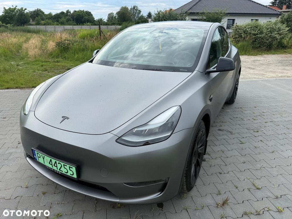 Tesla Model Y - 2