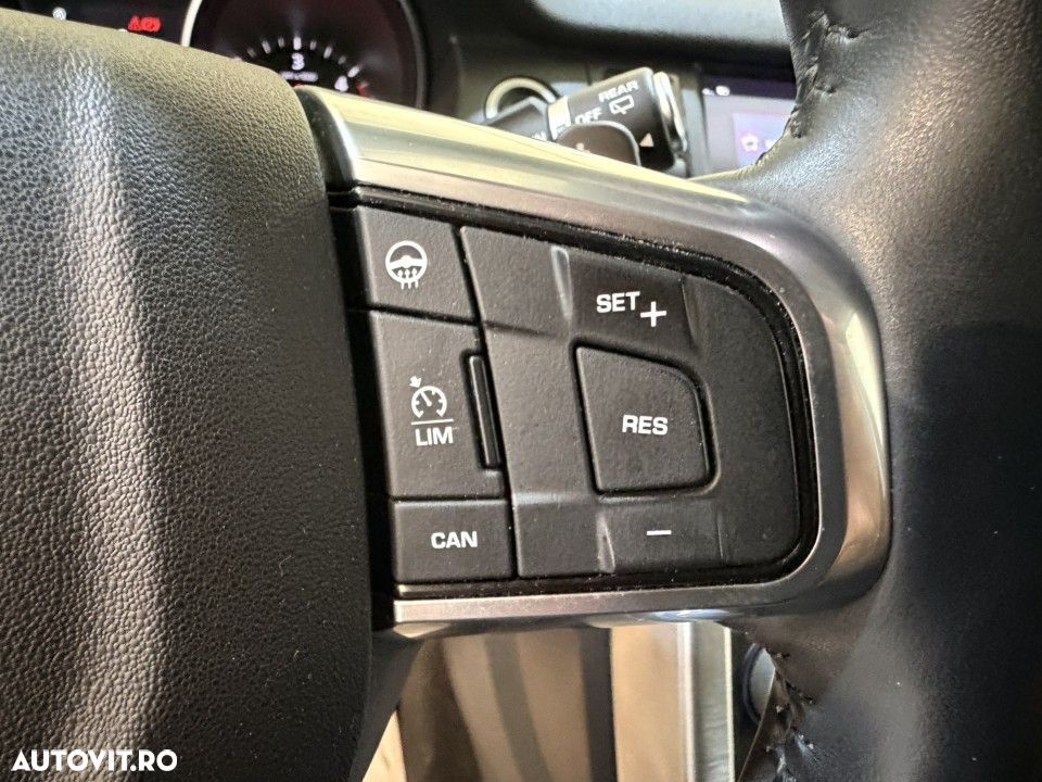 Land Rover Discovery Sport - 16