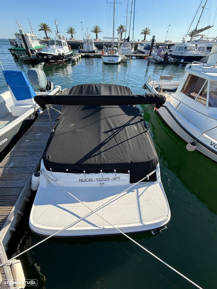 Bayliner VR5 - 8