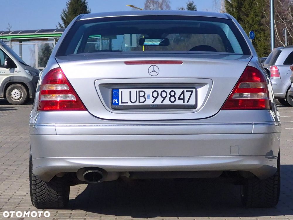 Mercedes-Benz Klasa C 180 Kompressor Automatik Elegance Sport Edition - 7