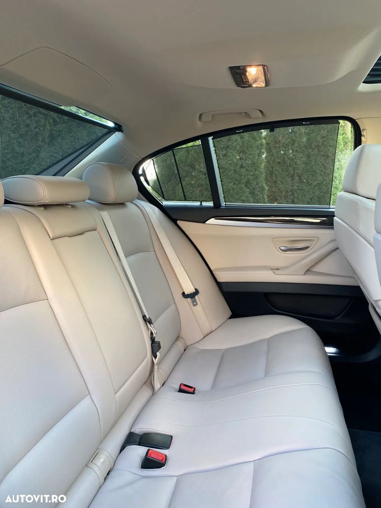BMW Seria 5 525d xDrive AT - 9