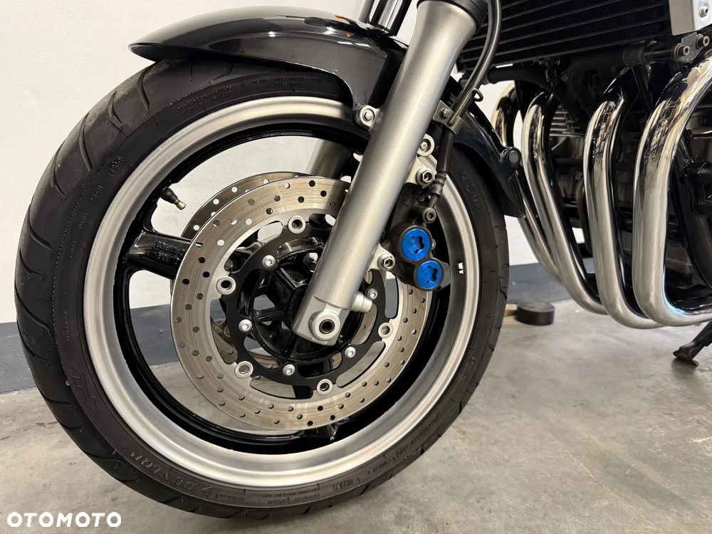 Yamaha XJR - 7
