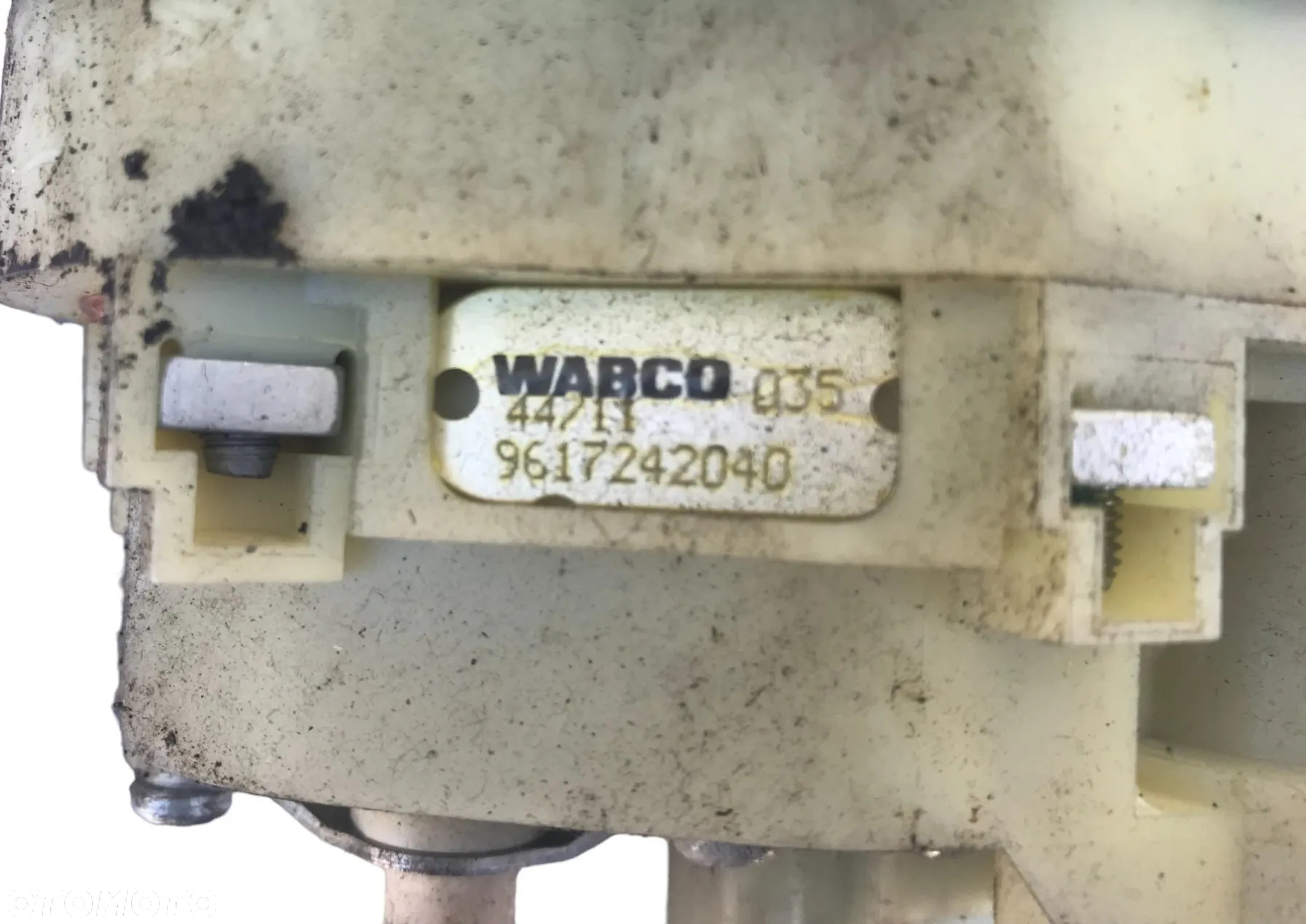 DŹWIGNIA ZAWÓR HAMULCA RĘCZNEGO POSTOJOWEGO VOLVO FH 20367533 - 2