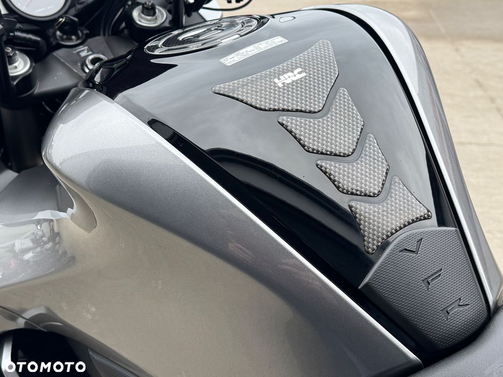 Honda VFR - 14