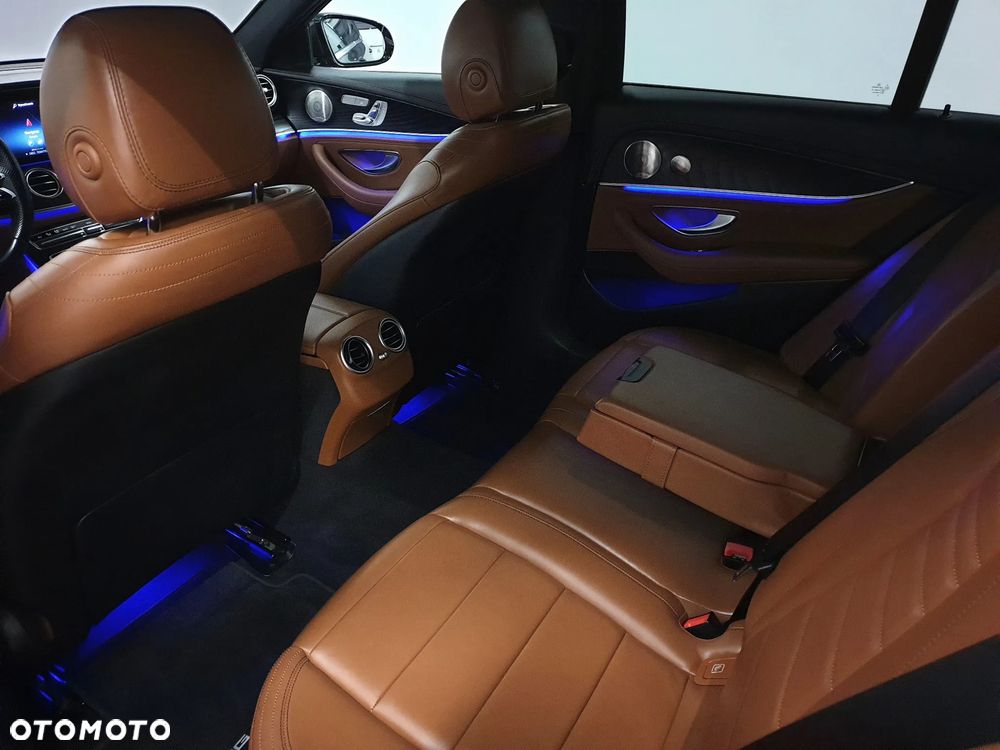 Mercedes-Benz Klasa E 220 d 4-Matic - 28