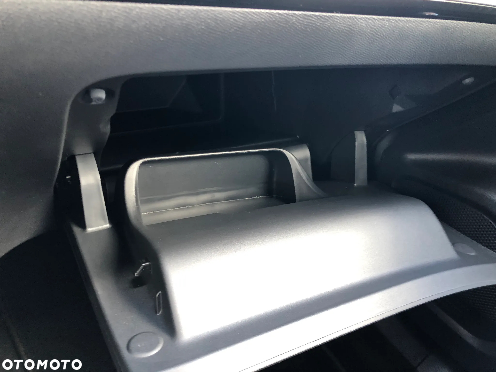 Peugeot 2008 1.2 PureTech Allure S&S EAT8 - 26