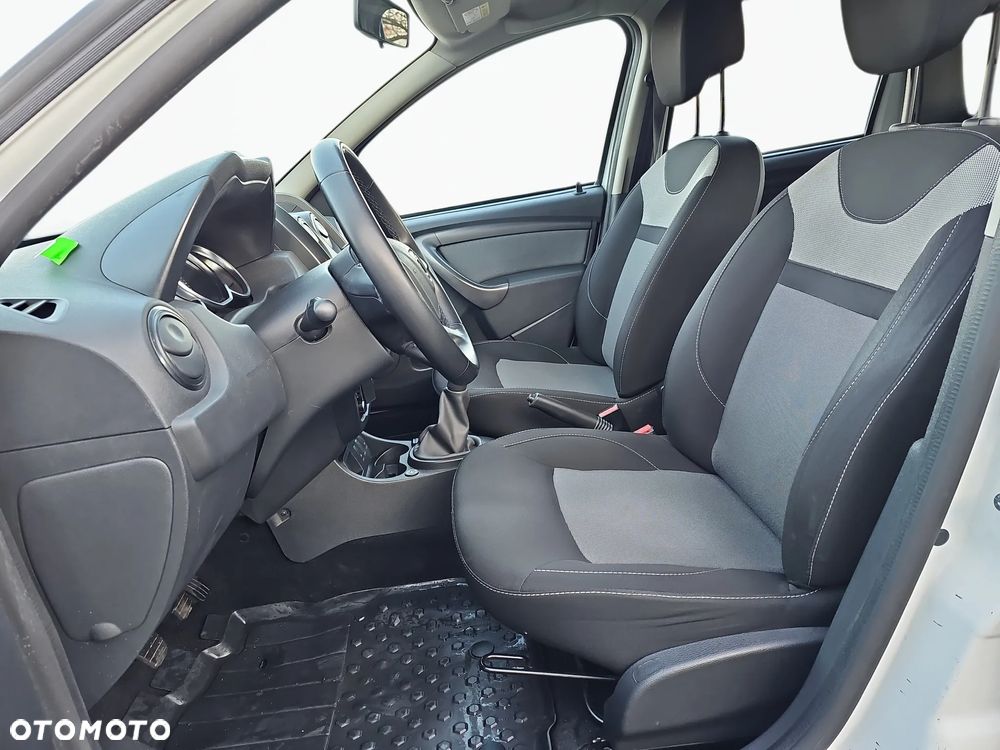 Dacia Duster 1.6 SCe Laureate S&S - 10