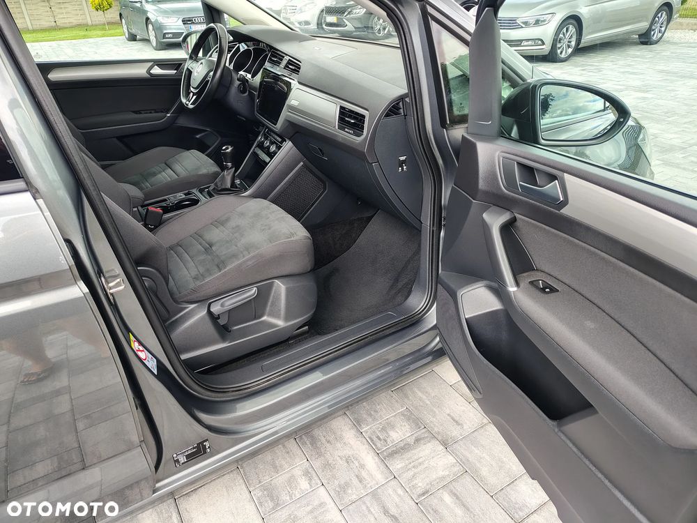 Volkswagen Touran - 15