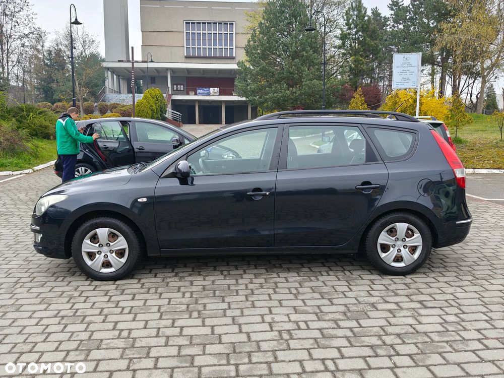 Hyundai i30 1.6 Seasons - 9