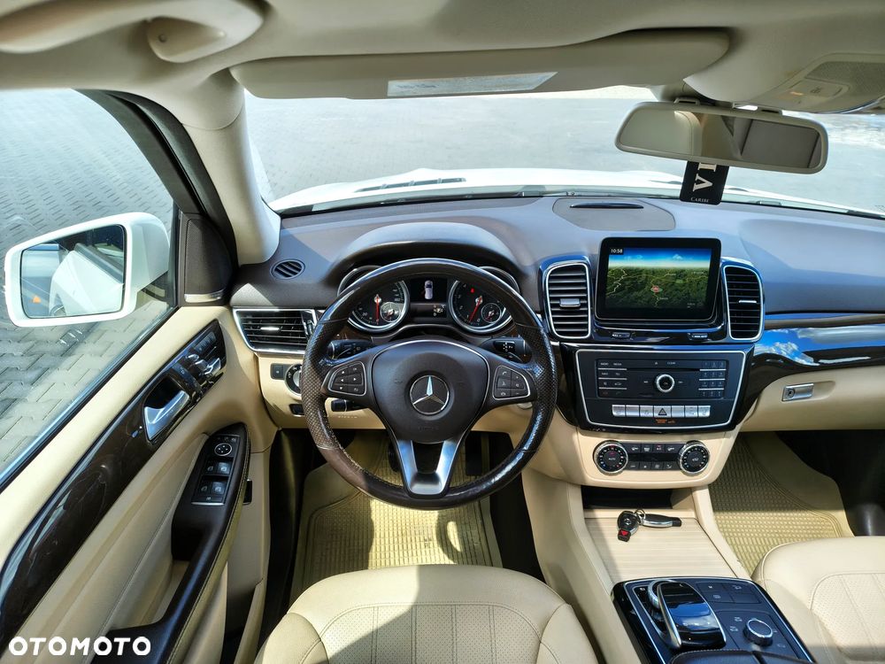 Mercedes-Benz GLE - 22