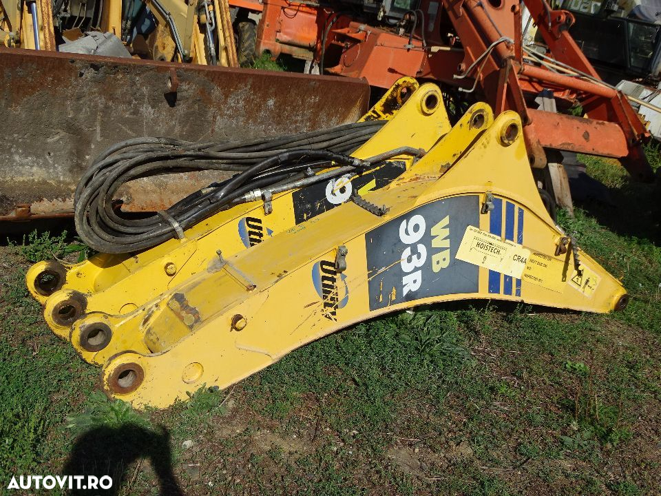 Piese Cabina buldoexcavator Komatsu WB 93 R5  din 2008 - 6