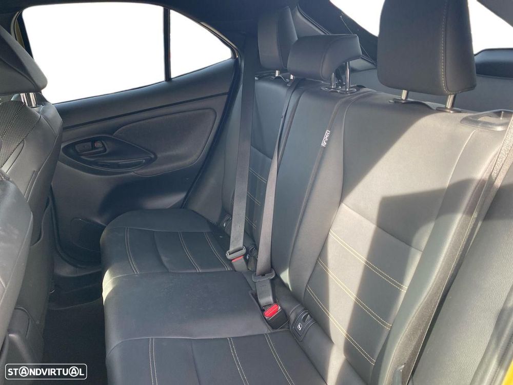 Toyota Yaris Cross 1.5 HDF Premier Edition - 11