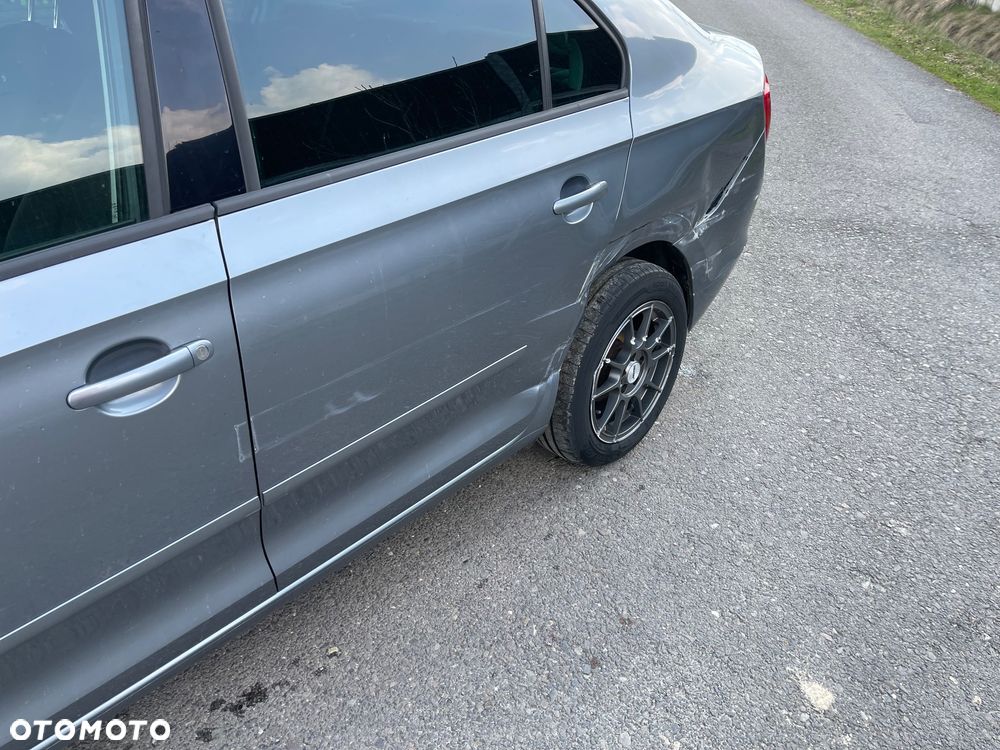 Skoda RAPID 1.2 TSI Active - 10