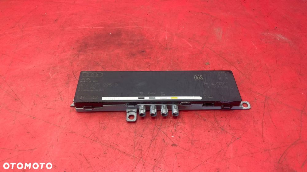 Audi A6 C6 Wzmacniacz antenowy 4F9035225D - 1